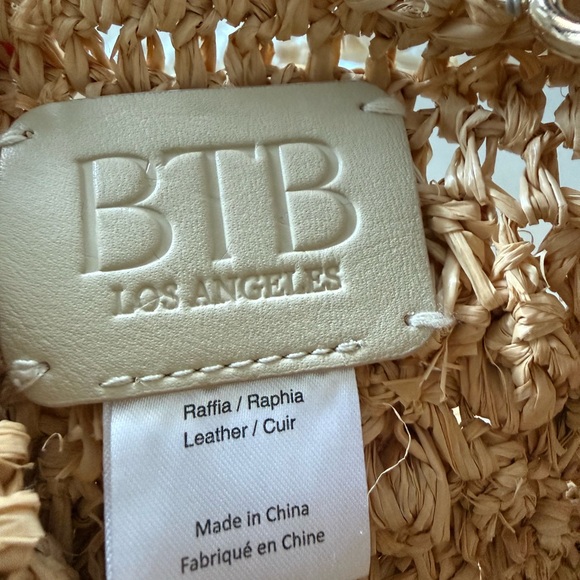 Chic Tan Woven Crossbody Bag with Pearl Strap - Picture 4 of 11